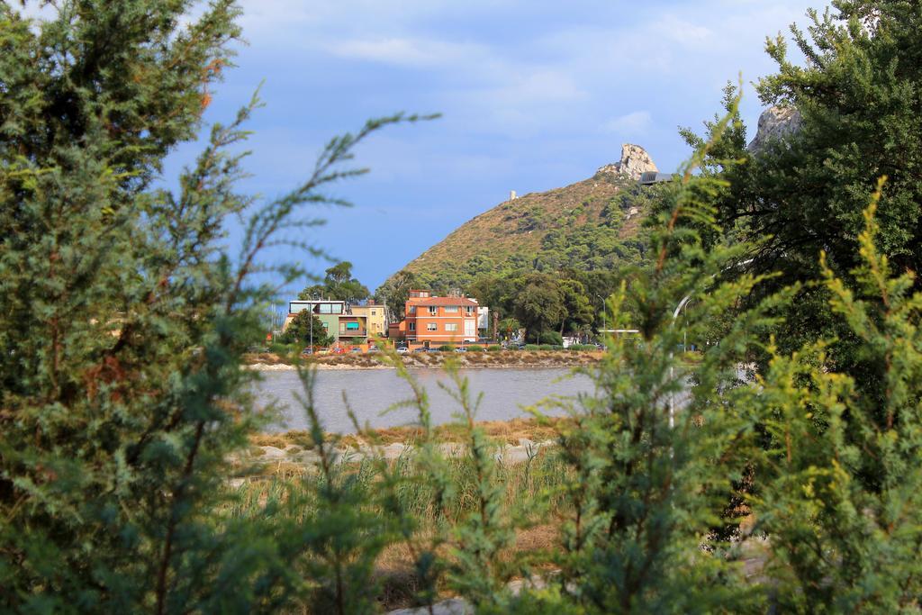 La Tuia E Il Tasso Cagliari